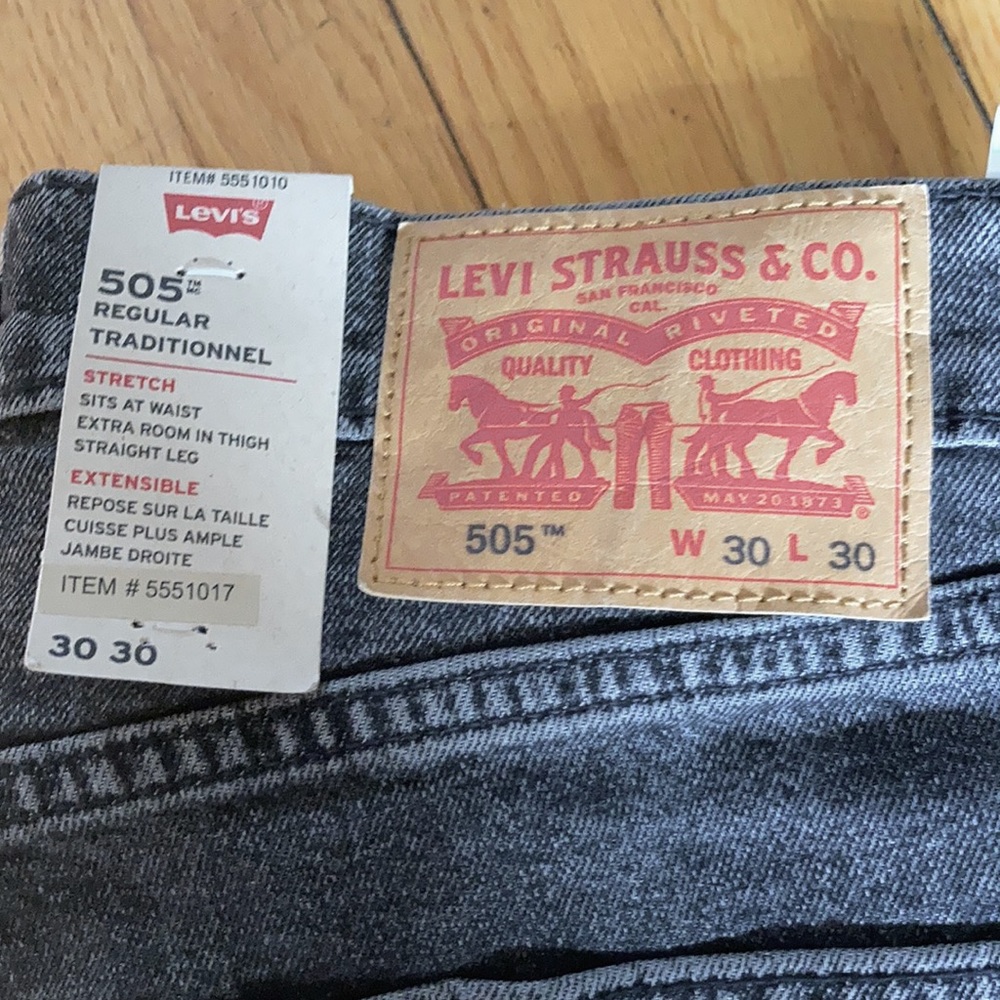 NWT Grey acid wash Levi’s 505 Regular 30/30